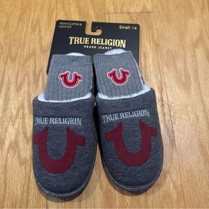 True Religion Men’s Slipper & Sock Set Gray and Red Size 7-8 NEW
